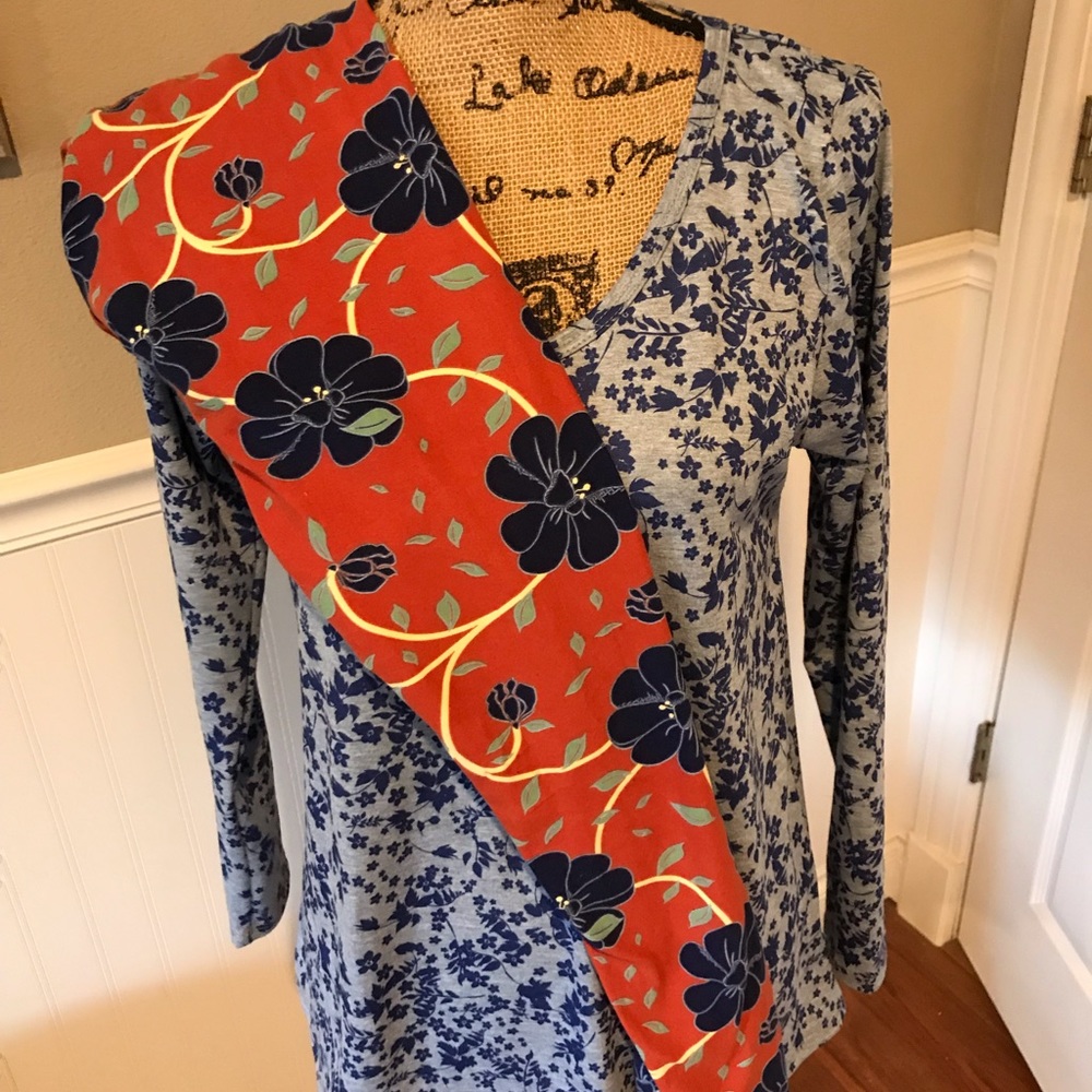 Lularoe outfit: medium Lynnae & OS leggings EUC
